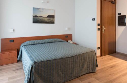 Sale Marasino Hotel | Albergo Ristorante Orazio
