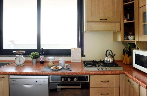 Giambellino Apartment | ALTIDO Victorian Apt for 2 with Balcony and free parking