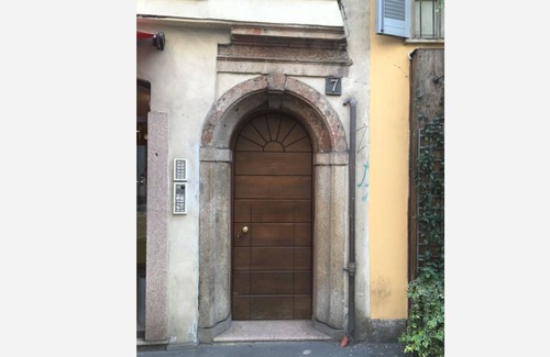 Cerchia dei navigli Apartment | Ancient Nest, a luxury one-bedroom apartment in the center of Milan