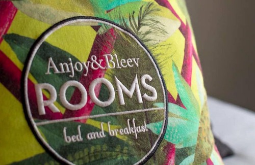 Rho House | Anjoy & Bleev Rooms | HIPPO | Deluxe king size bedroom