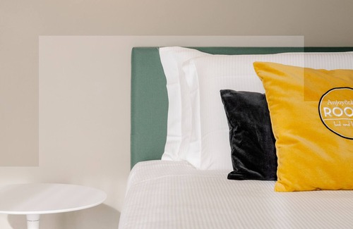 Rho House | Anjoy & Bleev Rooms | MANDRILLO | Deluxe king size bedroom