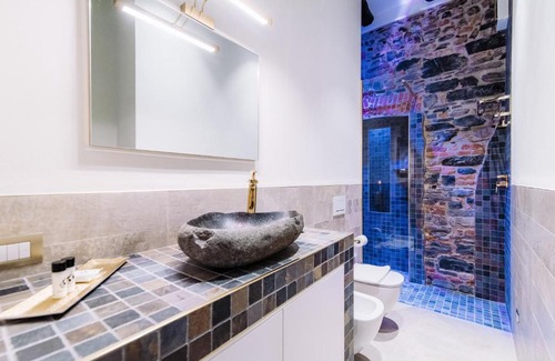 Como City Centre Apartment | Antica Roma Como Lake - The House Of Travelers