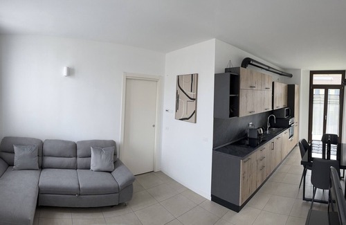Mazzo Apartment | Apartment 'Appartamento A Rho Fiera Galeazzi' with Private Terrace, Balcony and Wi-Fi