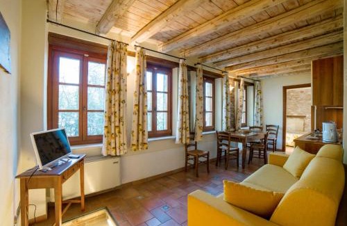 Toscolano Maderno Apartment | Apartment Borgo Alba Chiara-2 by Interhome