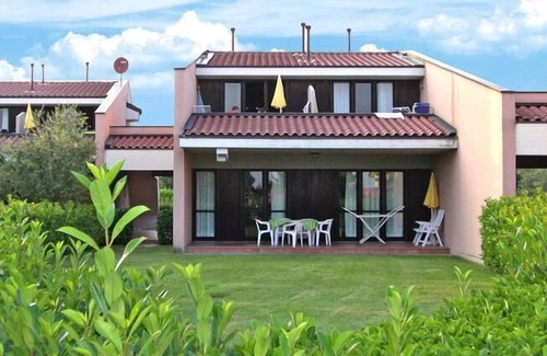Moniga del Garda Apartment | Apartment in Moniga del Garda with balcony