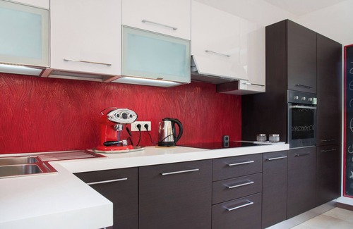 Laveno Apartment | Apartment 'La Fonte Primo Piano' with Mountain View, Shared Garden and Wi-Fi