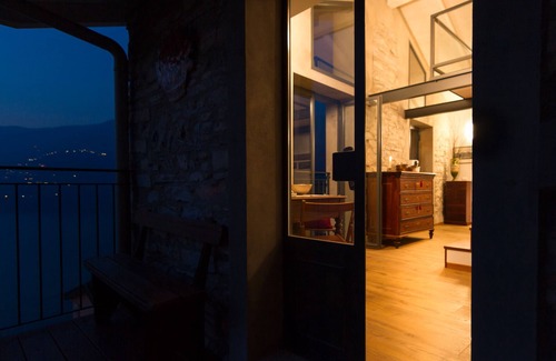 Blevio Apartment | Apartment 'Loft E Veranda Sul Lago Di Como' with Lake View, Wi-Fi and Air Conditioning