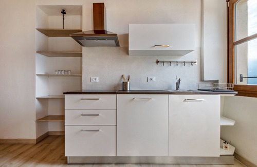 Aer Apartment | Apartment 'Nonna Gina' with Lake View