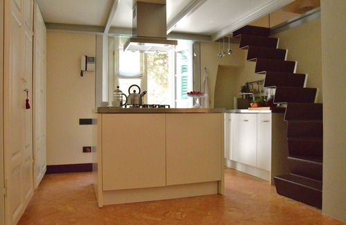 Bellagio Apartment | Apartment with private Italian-style garden, a few steps from the lake.
