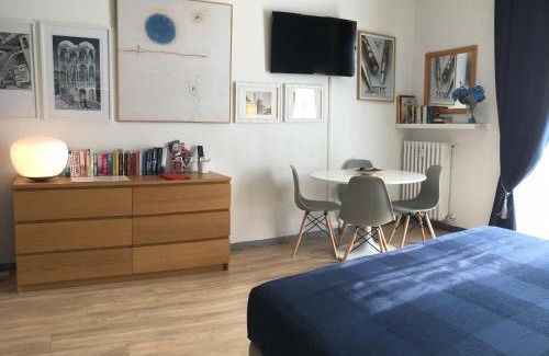 Vigentino Apartment | Appartamento Blu a Milano zona Ripamonti vicino allo IEO