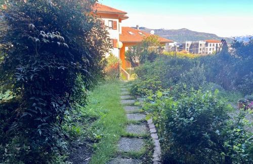 Porto Valtravaglia Apartment | appartamento con giardino a 2 minuti dal lago