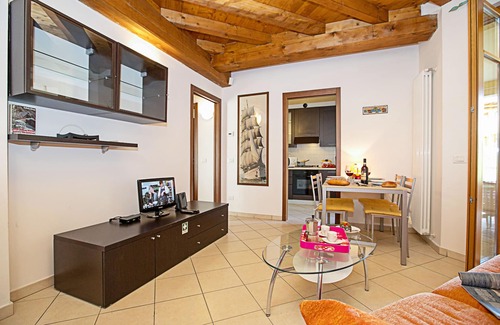 Manerba del Garda Apartment | Appartamento Patrizia Manerba Resort, Manerba del Garda, Italy