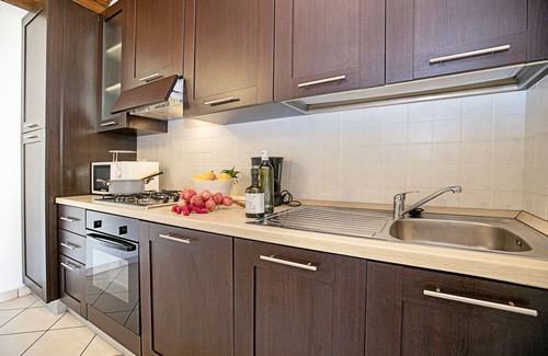 Manerba del Garda Apartment | Appartamento Patrizia Manerba Resort, Manerba del Garda, Italy