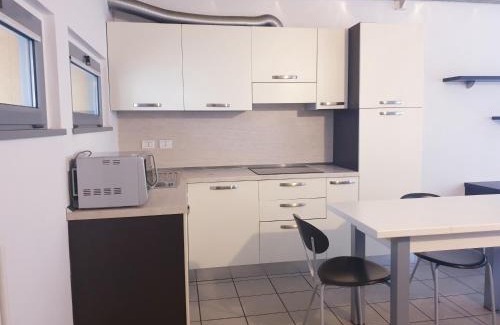 Lecco Apartment | APPARTAMENTO MODERNO con parcheggio gratuito di fronte