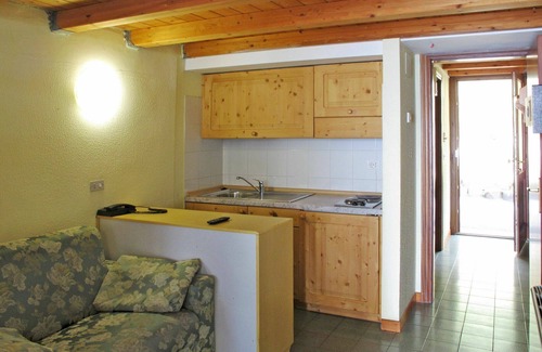 Limone sul Garda Apartment | Beautiful apartment for 4 people with WIFI, hot tub, A/C, pool, TV and terrace