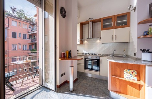 Porta Nuova Apartment | Beautiful apartment for 3 guests with WIFI, A/C, TV and balcony