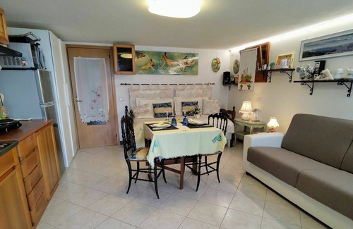 Peglio Apartment | Beautiful apartment for 3 guests with WIFI, TV, patio and pets allowed