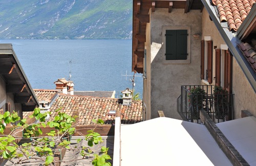 Limone sul Garda Apartment | BEAUTIFUL HOLIDAY LEMON TWO ROOMS BALCONY/TERRACE ~ Ap. 10