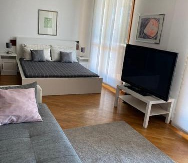 San Donato Milanese House | BedandBreakfast Eni Torri Lombarde San Donato BBqueen