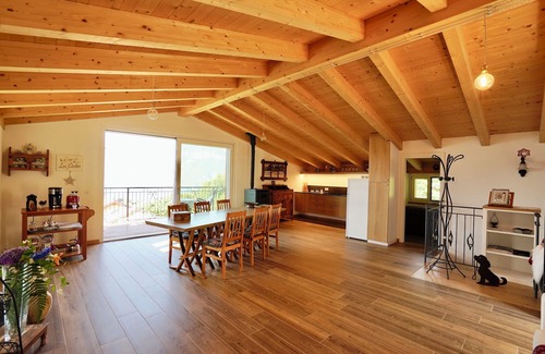 Bellagio House | BELLAGIO LES ETOILES detached house with garden, bbq, lake view, private parking