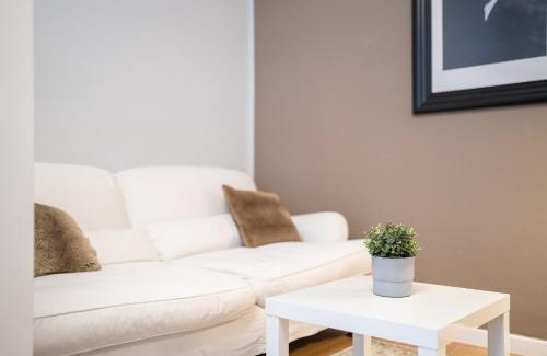 Chinatown Apartment | Bramante Luxury Apartments by InnStay