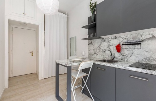 Zona Zara Apartment | Bright Apt only 600mt from Zara Avenue!x2