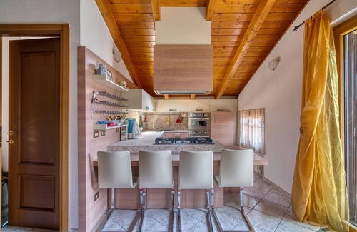 Cadrezzate Apartment | Casa Maddalena Private Beach, Cadrezzate con Osmate, Italy