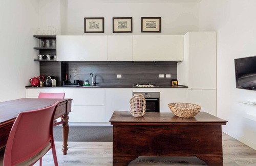 Porta Venezia Apartment | Casa Melzo, centre city garage&panorama terrace
