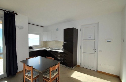 Vercana House | Casa Osmanto C: A cozy and welcoming apartment situated at a short distance from the shores of Lake Como, with Free WI-FI.