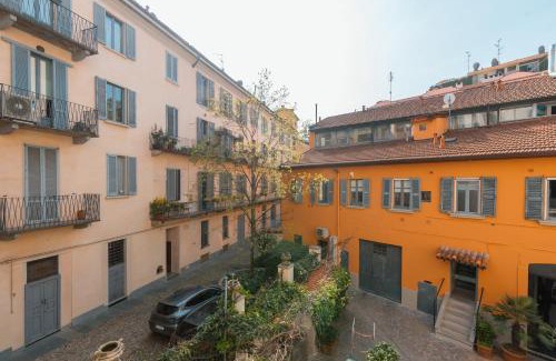 Magenta Apartment | Casa Sterlizia, by R Collection Apartment