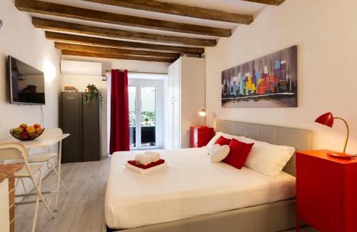 Isola Apartment | Casa Vittoria - ISOLA District