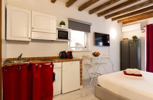 Isola Apartment | Casa Vittoria - ISOLA District