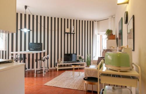 Iseo Apartment | Central square