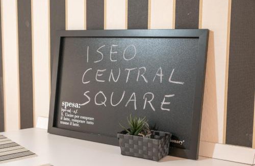 Iseo Apartment | Central square