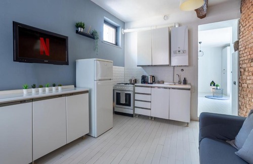 Pavia Apartment | CENTRO STORICO - Suite con Wi-Fi, Netflix e Terrazzo