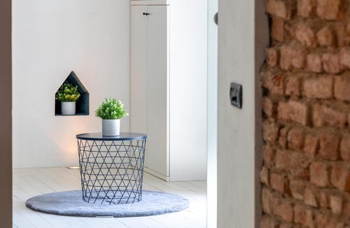 Pavia Apartment | CENTRO STORICO - Suite con Wi-Fi, Netflix e Terrazzo