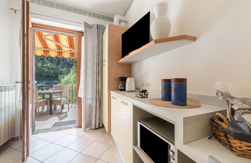 Tremosine Apartment | Charming Apartment “Residence Tatiana A2” with Pool, Terrace, Mountain View & Wi-Fi