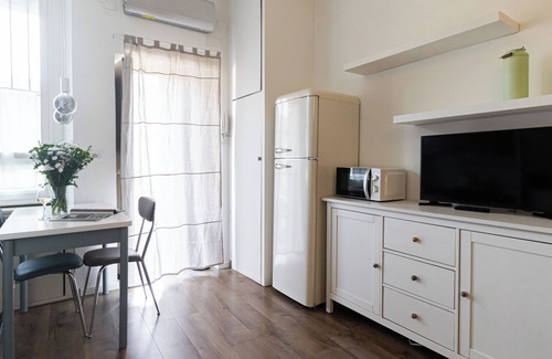 Porta Garibaldi Apartment | Cola Montano 8 - Studio Apartment, Sleeps 2