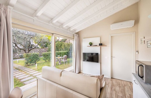 Toscolano Maderno Apartment | Corte Benaco by Wonderful Italy - Marzemino