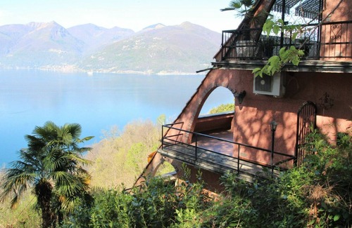 Poppino Apartment | Cosy apartment for 3 people with TV, terrace, pets allowed and parking