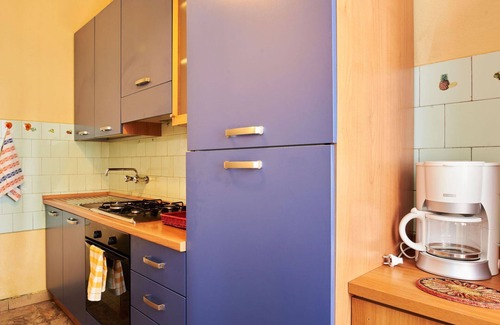 Calozzo Apartment | Cosy apartment for 6 people with TV and terrace