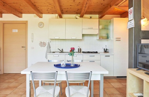 Dongo House | Cosy apartment in villa for 4 people with WIFI, A/C, TV, patio and pets allowed