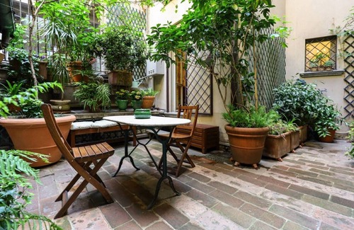 Brera Apartment | COSY BRERA - a little peaceful gem with terrace