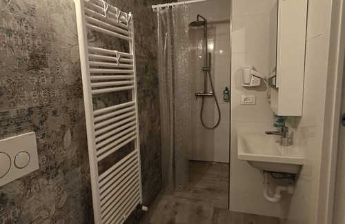 Marone Other | Cozy farmhouse with a view of Lake Iseo. Triple room "Sarnico"