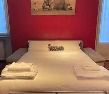 Porta Genova Apartment | Cozy flat mins walk to Navigli and metro Porta Genova