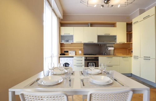 Giambellino Apartment | Dei Tulipani 4