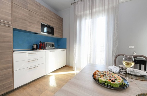 Desenzano del Garda Apartment | Desenzanoloft Smiling