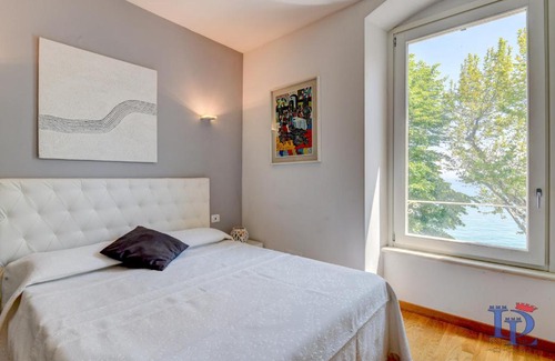 Desenzano del Garda Apartment | DesenzanoLoft Blue Eyes