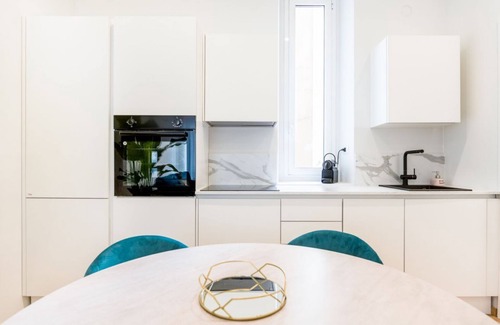 Zona Padova Apartment | Design Flat in NoLo (10 min Central Station)