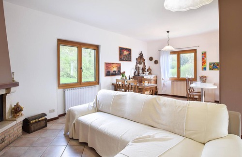 Solto Collina House | Detached vacation home with pool in the village of Solto Collina, in a hilly and sunny position betw